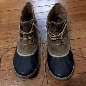 Sorel Out N About size 11